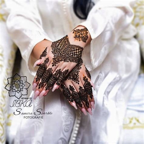 14_Stylish Khafif Mehndi Design Full Hand for All Occasions