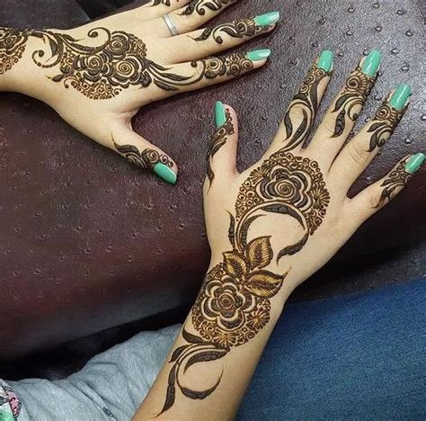 9_55 Stylish Khafif Mehndi Design Front And Back Hand