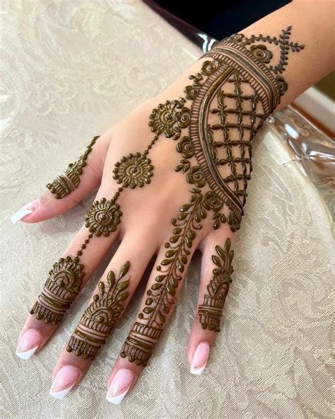 2_120 Back Hand Mehndi Designs Stylish Easy and Bridal Back Hand Mehndi