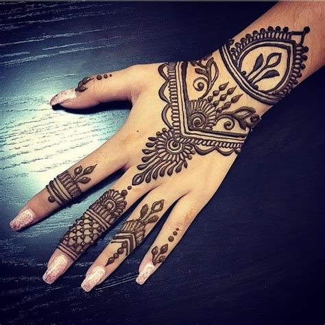 3_70 Gorgeous Back Hand Mehndi Designs That Stole Our Hearts  Pyaari