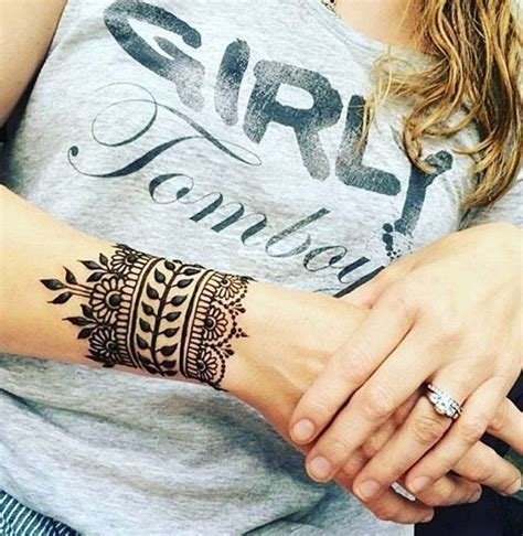 9_41 Mehndi Designs For Eid to Try This Year  Easy Henna Tattoos For Girls