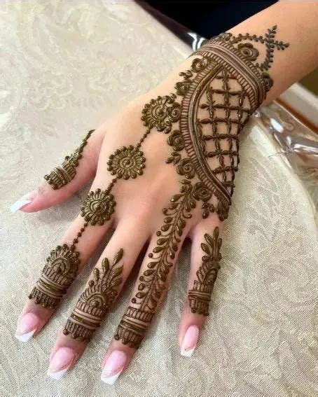 1_18 Beautiful Ring Mehndi Designs For Your Hands