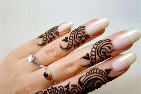 2_9 Lovely Finger Mehndi Designs